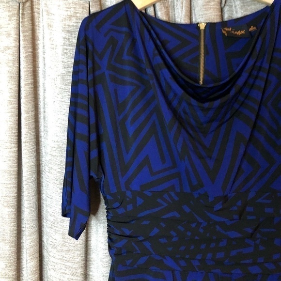 NWT Just Taylor Blue & Black Geometric Print Gold Zipper Back Dress Size 8 - Picture 3 of 12